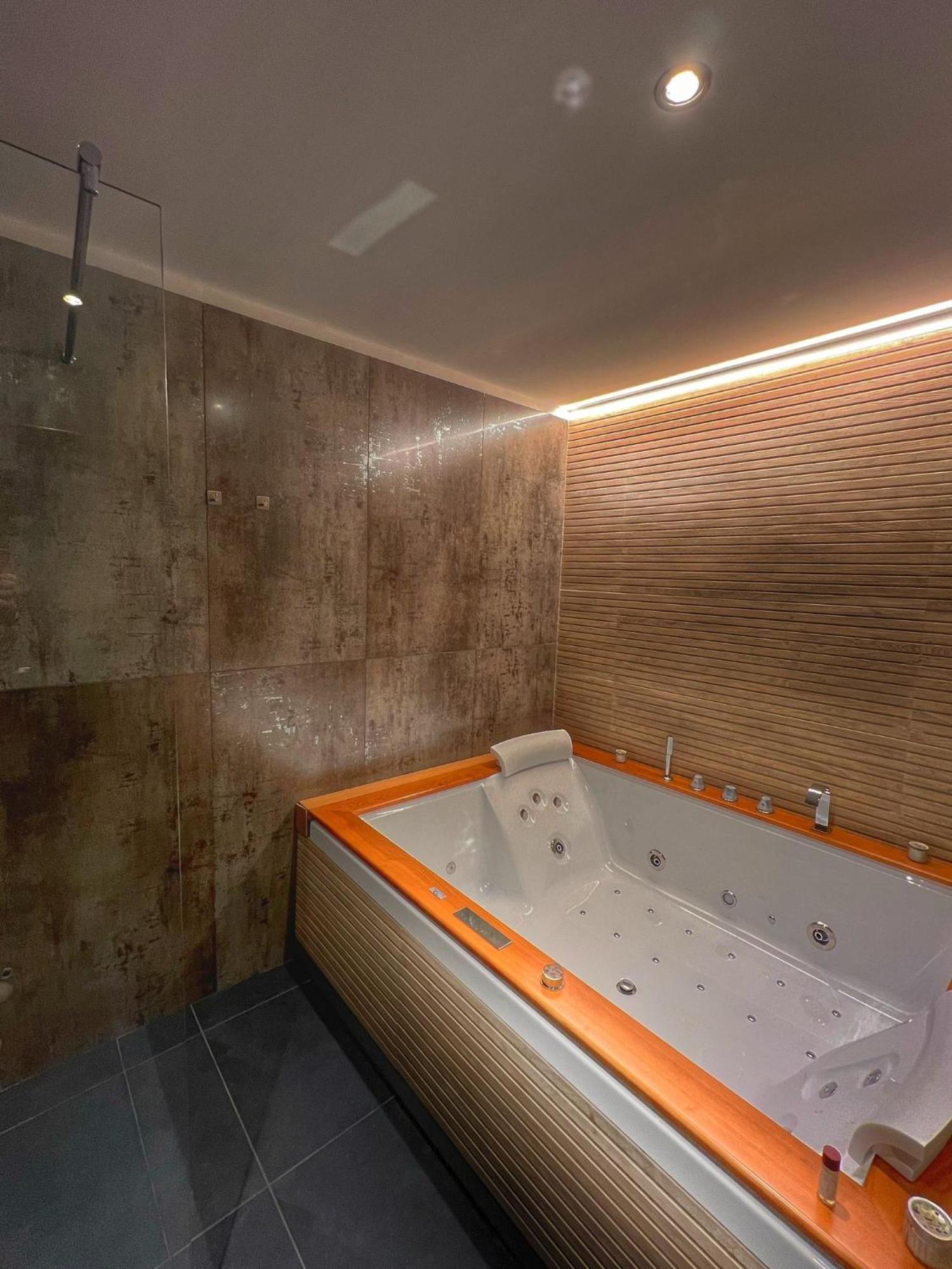 Amay City Suite Bari Extérieur photo