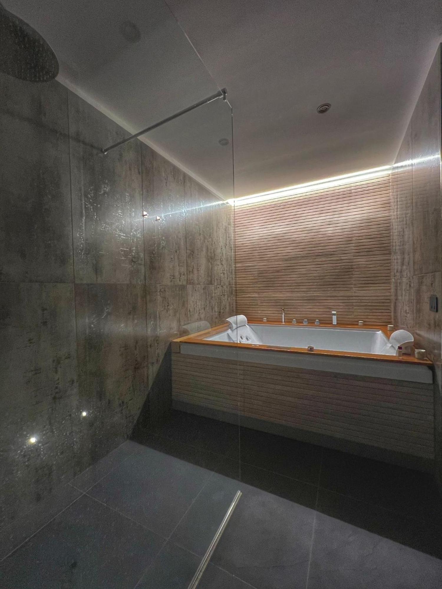 Amay City Suite Bari Extérieur photo